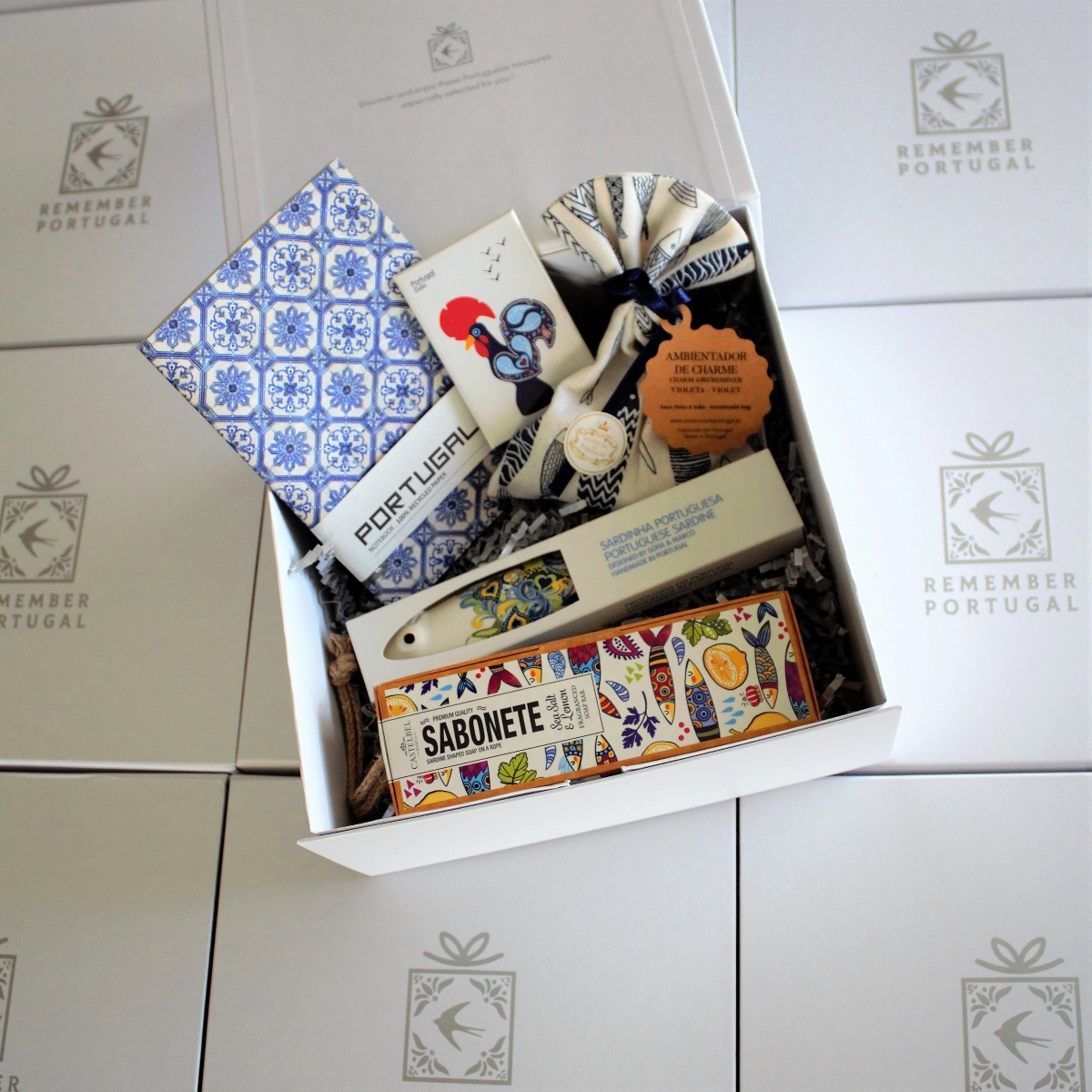 3 box remember portugal